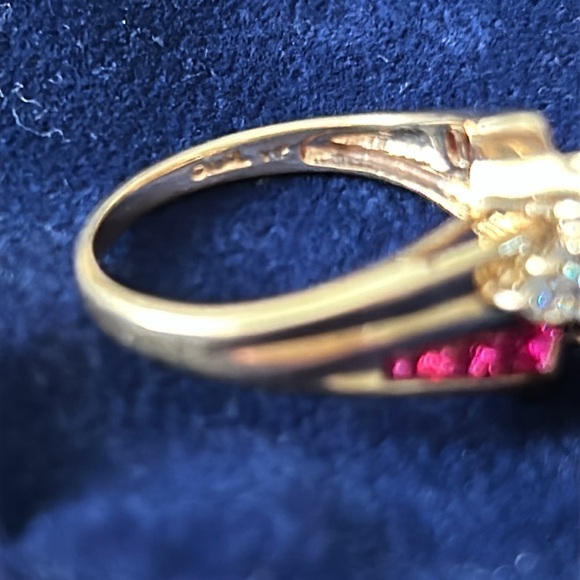 💕Genuine Gold Marquise Ruby & Diamond Ring - Picture 4 of 8